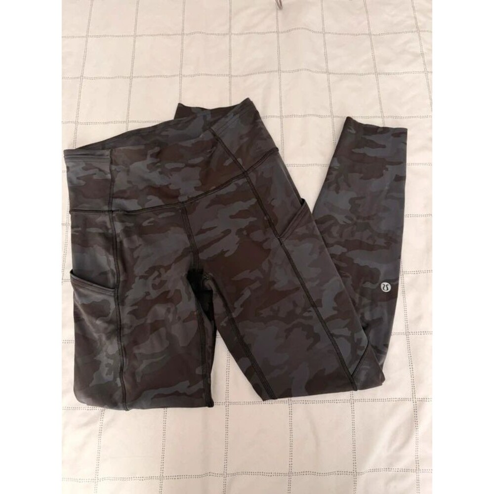 Lululemon Fast & Free High Rise Crop 24” Camo Leggings XS Incognito Multi Grey